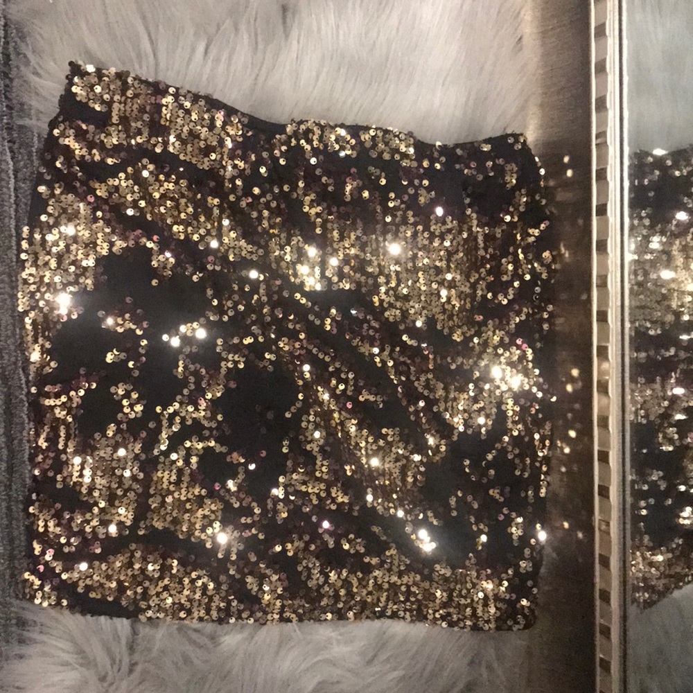 Gold and black sequin skirt
